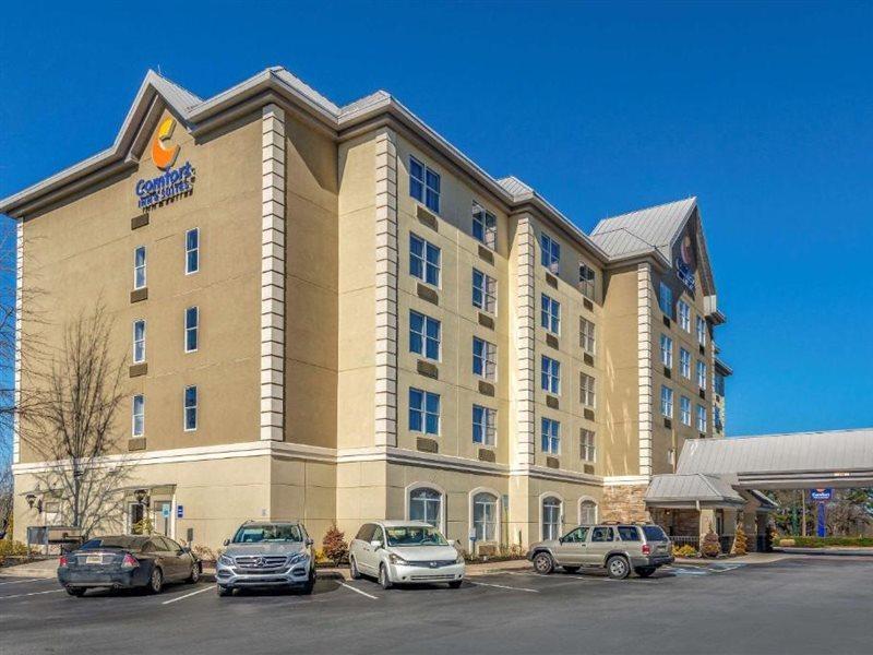 Comfort Inn & Suites Near Six Flags Lithia Springs Exterior photo