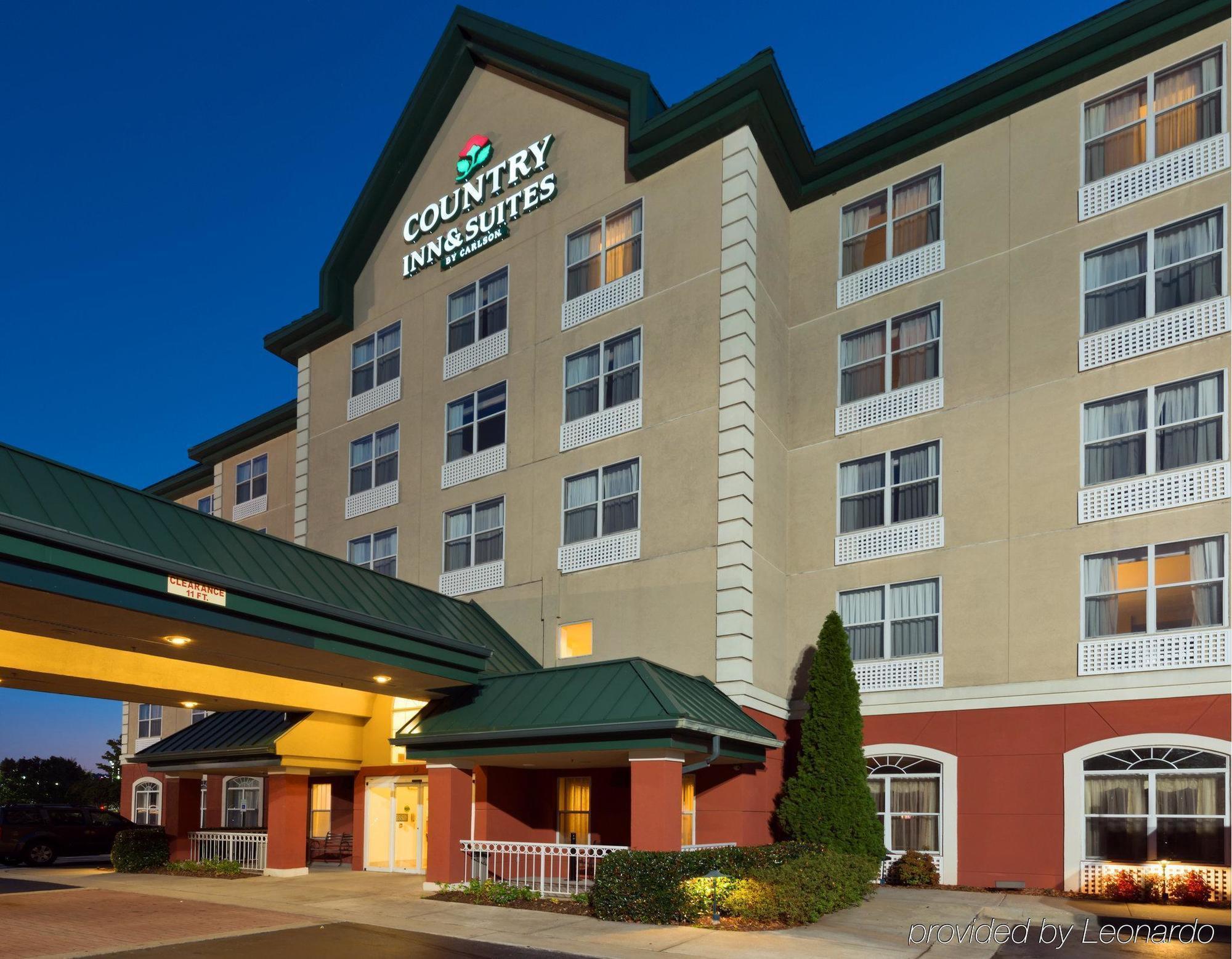 Comfort Inn & Suites Near Six Flags Lithia Springs Exterior photo